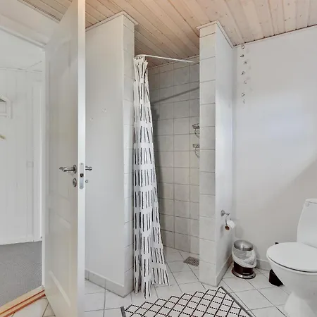 3 Bedroom Lovely In Hvide Sande Дом отдыха *