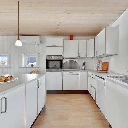 Hvide Sande 24 Semesterbostad