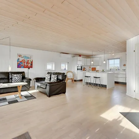 Semesterbostad Hvide Sande 24 *